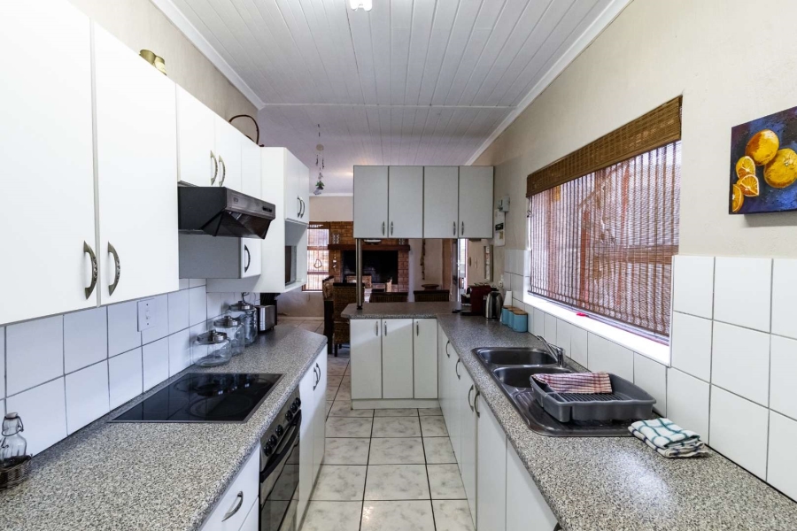 3 Bedroom Property for Sale in Franskraal Western Cape